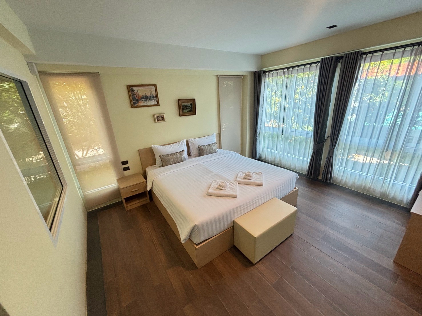 The Chiva khao yai